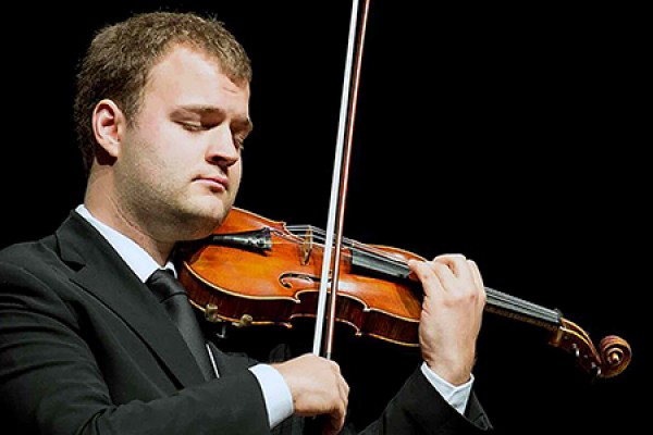 Violinist Joshua Peters
