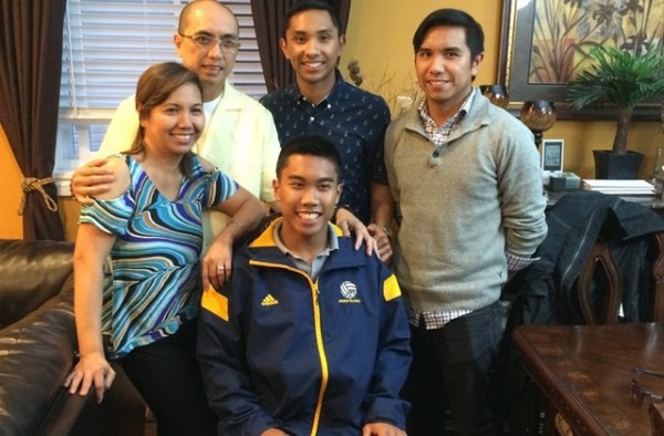 Matt Pe Benito (centre) joined Lancers men&#039;s volleyball team for the 2015-16 season, and will be studying in the Odette School of Business at UWindsor this fall.