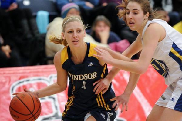 Guard Caitlyn Longmuir of the Lancer women’s basketball team