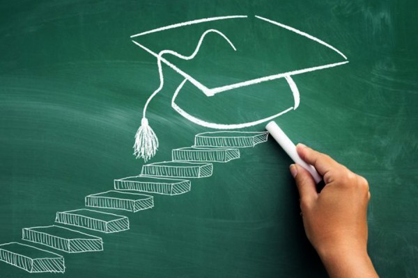 hand drawing mortarboard in chalk