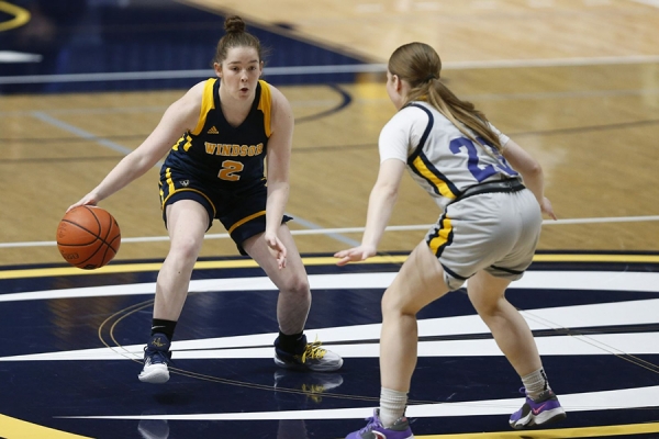 Kaelyn Batten confronts defender