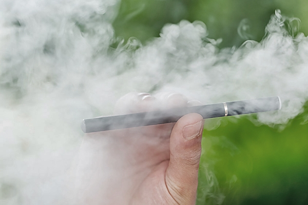 vapor surrounding vape pen device