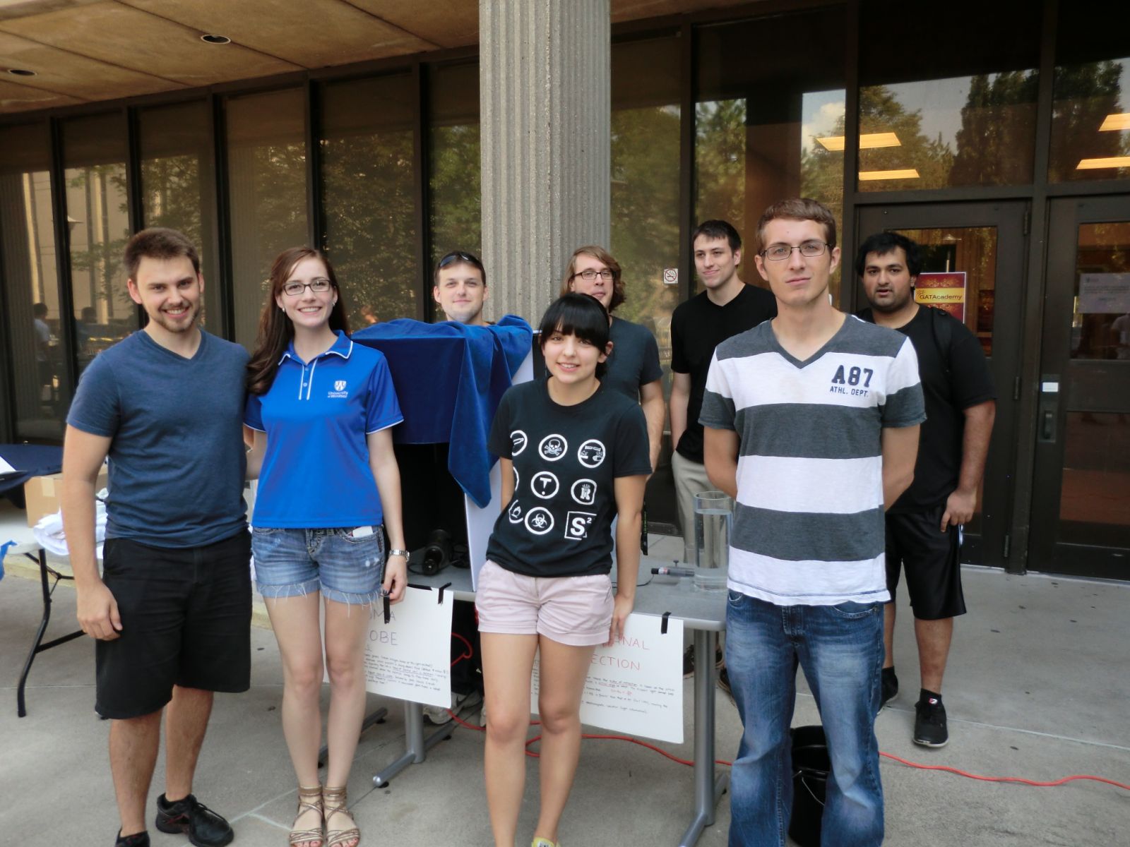 Students participating in Physics Club "Welcome Week" activities