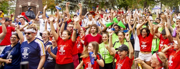 students celebrating welcome week